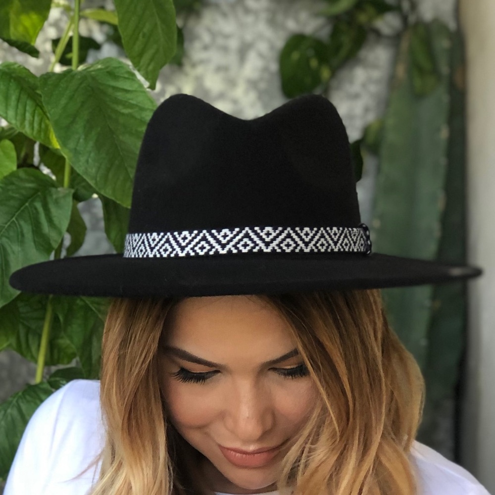 Black fedora with tribal trim - Picture 2 of 5